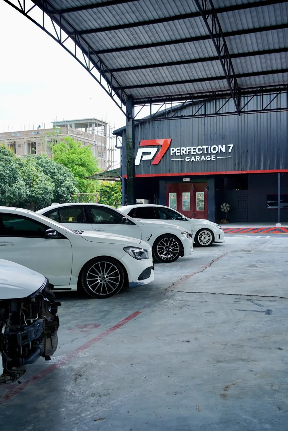 หน้าศูนย์บริการ Perfection 7 Garage